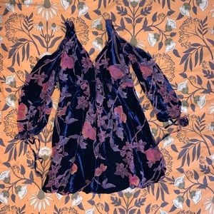 Anama Cold shoulder Velvet Floral Dress Size M